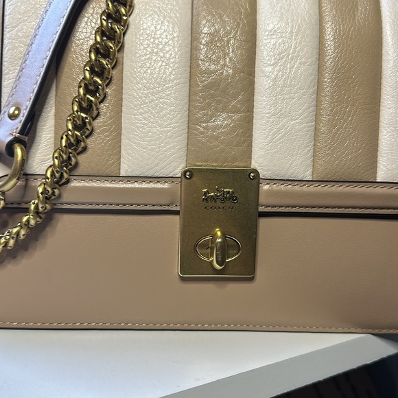 NWOT Coach Hutton Shoulder Bag with Color blocking - Picture 3 of 9